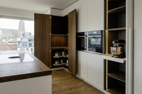 hochschrank-eckloesung-kueche-tischler